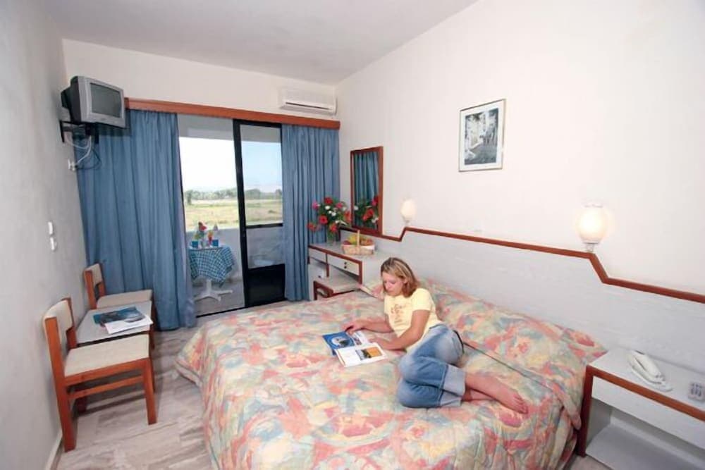 Nina Beach Hotel