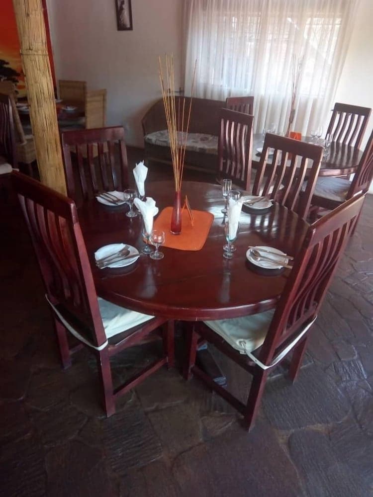 Pakanaka Lodge