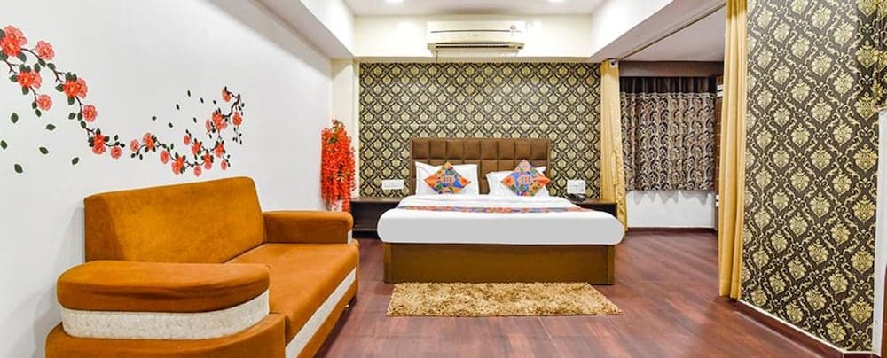 Fabhotel Blue Moon I