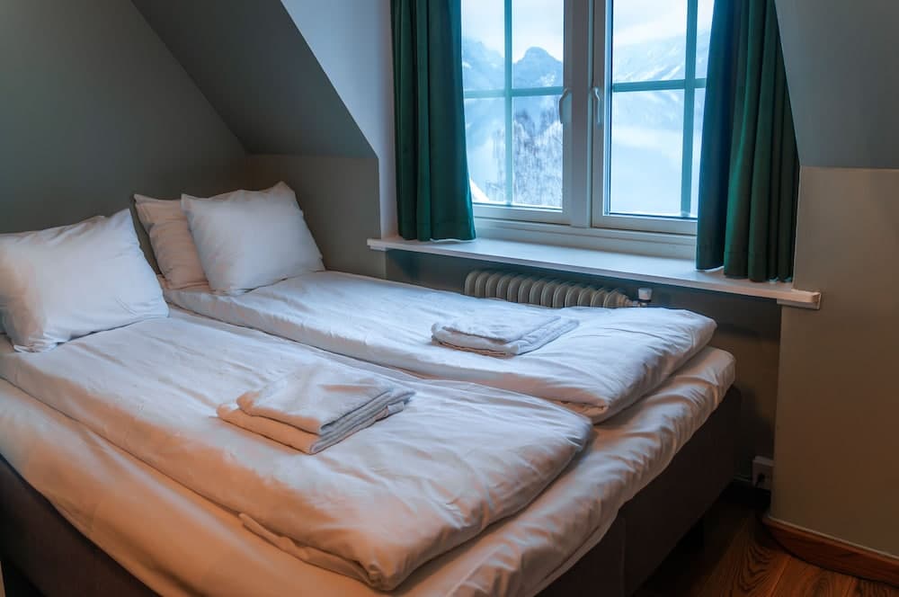 Trolltunga Hotel