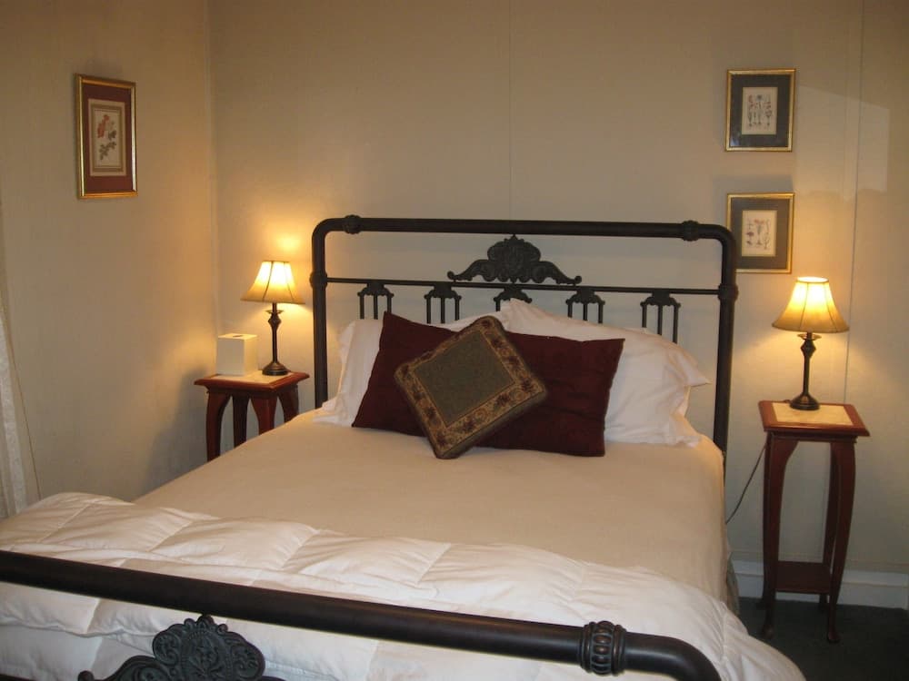 The Forest Queen Hotel
