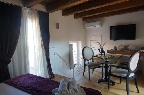 Trevi Palace Luxury Inn