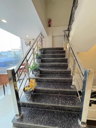 Fabhotel Js Pearl
