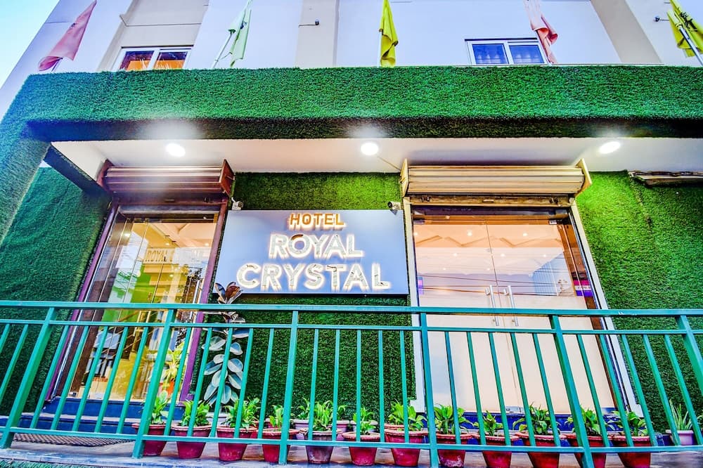 Fabhotel Royal Crystal