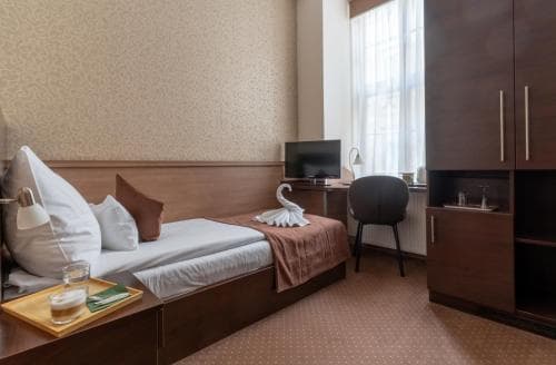 Central Hotel 21