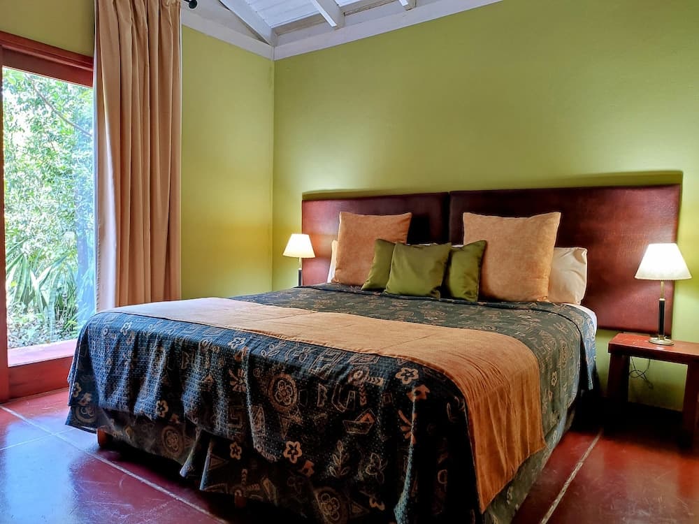 Raices Esturión Hotel