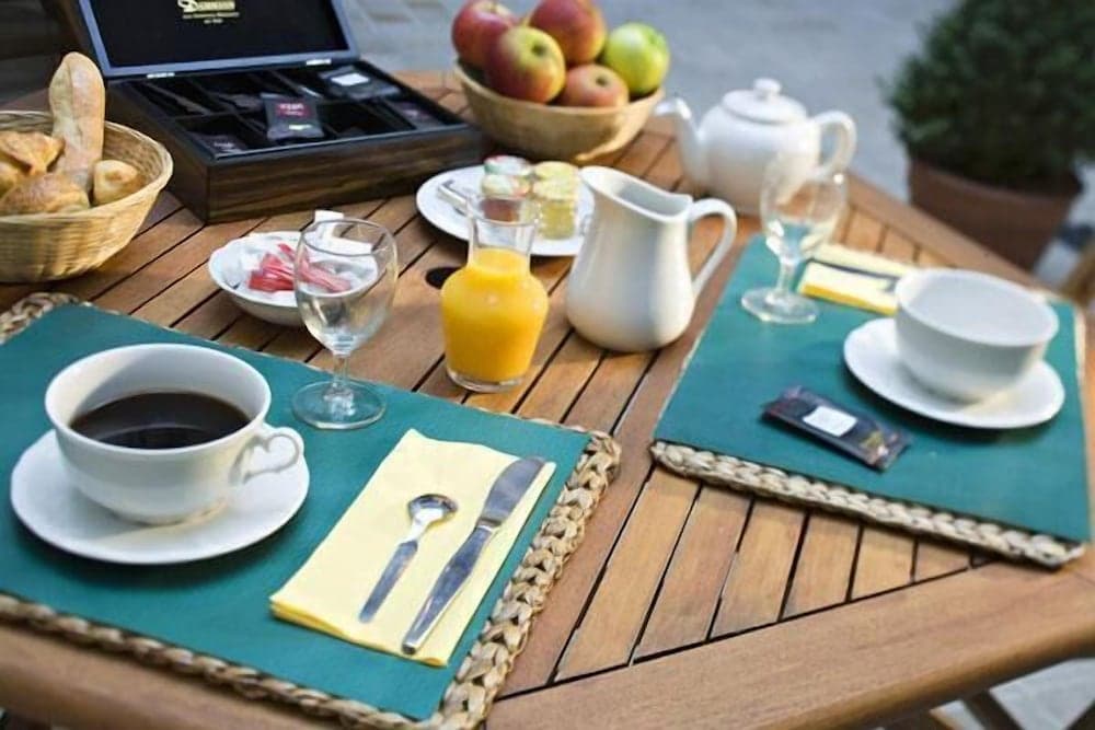 Appart Hotel Charles Sander