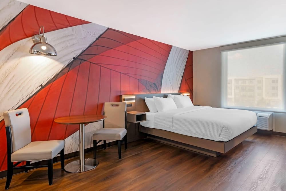 Cambria Hotel & Suites Plymouth