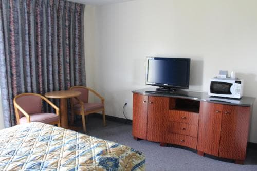 Krystal Penguin Inn