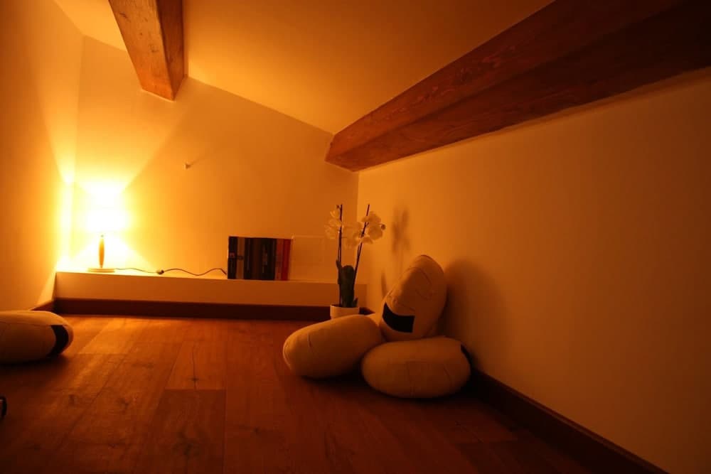 B&B44