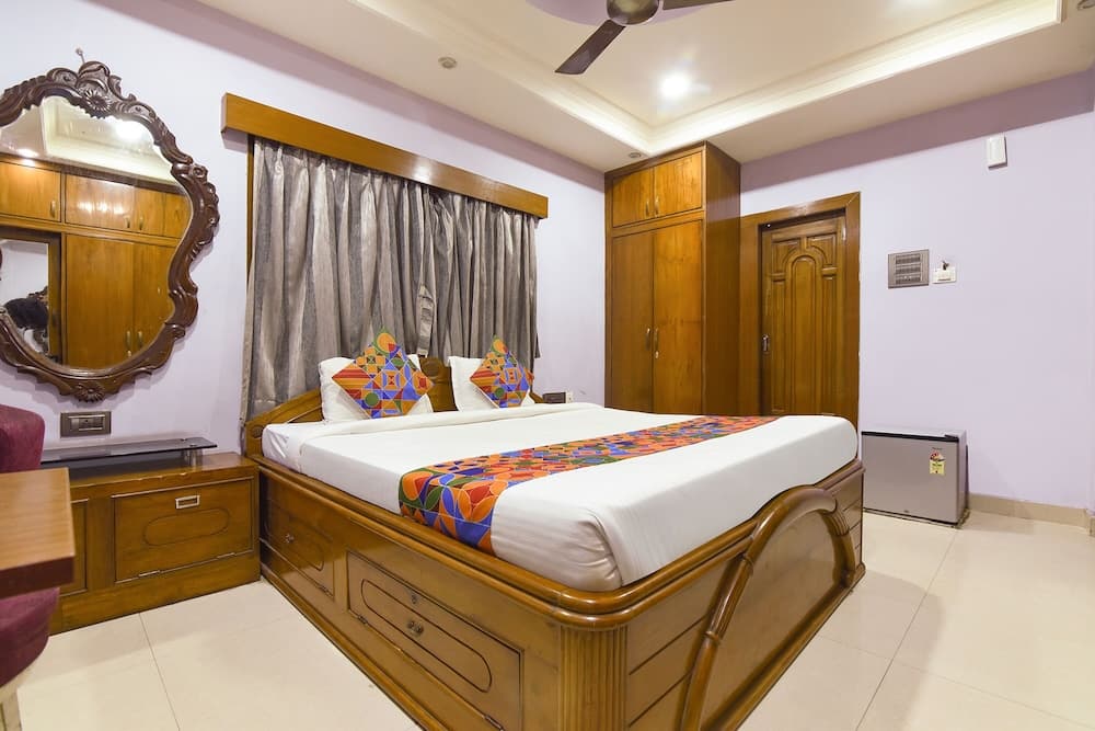 FabHotel The Eden Ruby