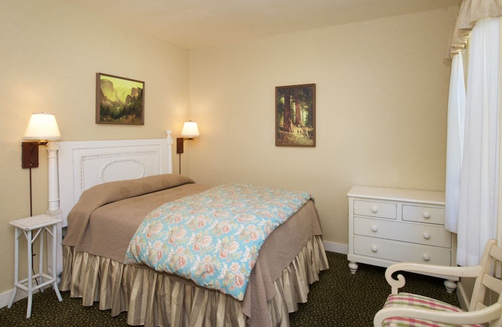 Wawona Hotel