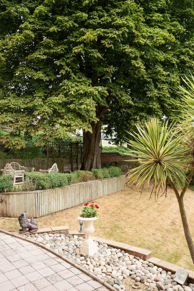 Summerhill Hotel