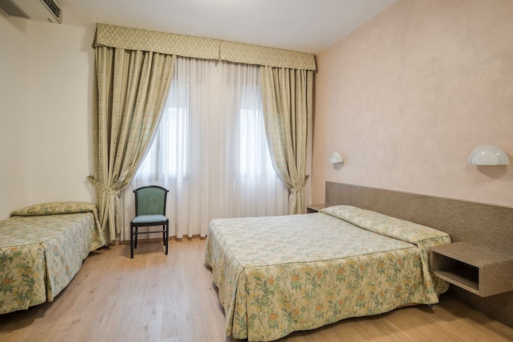 Garibaldi Venice Hotel