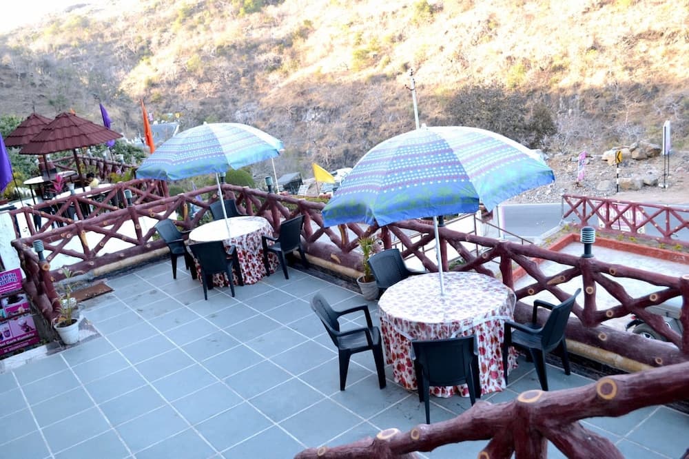 Rudraksh Hotel & Restaurant