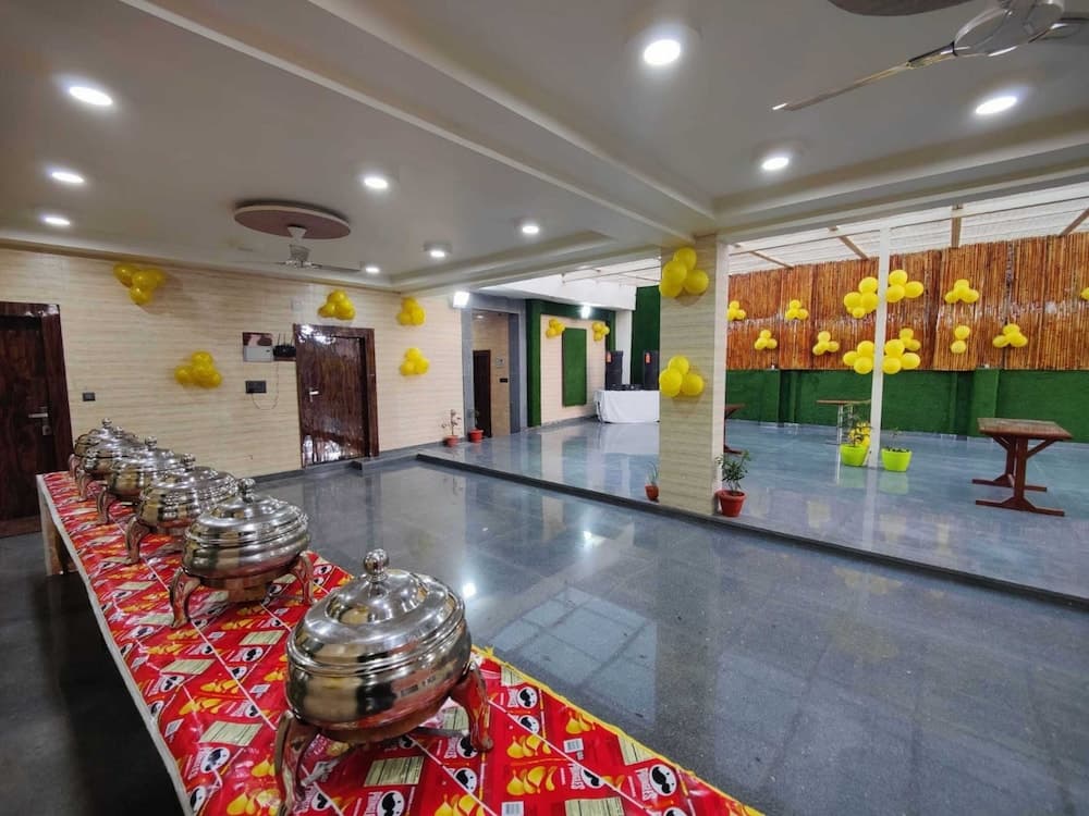 Hotel Vrindavan Palace