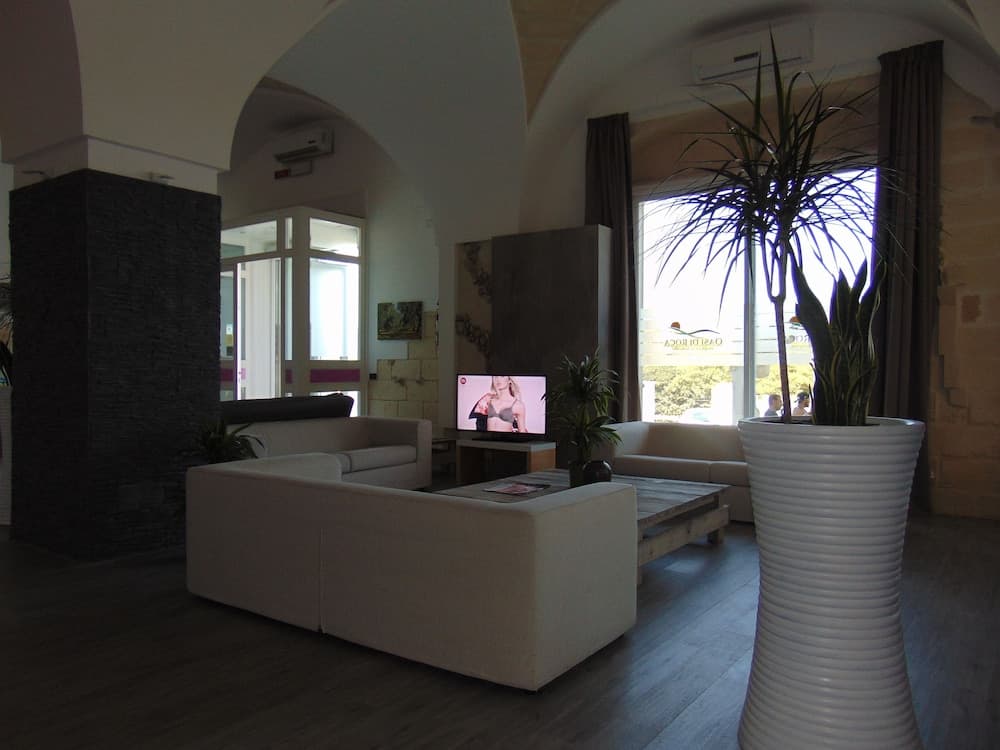 Oasis Park Hotel