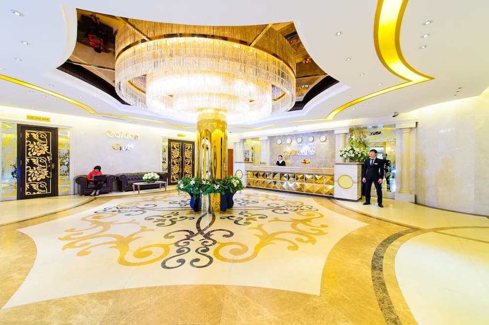 O Azamat Hotel