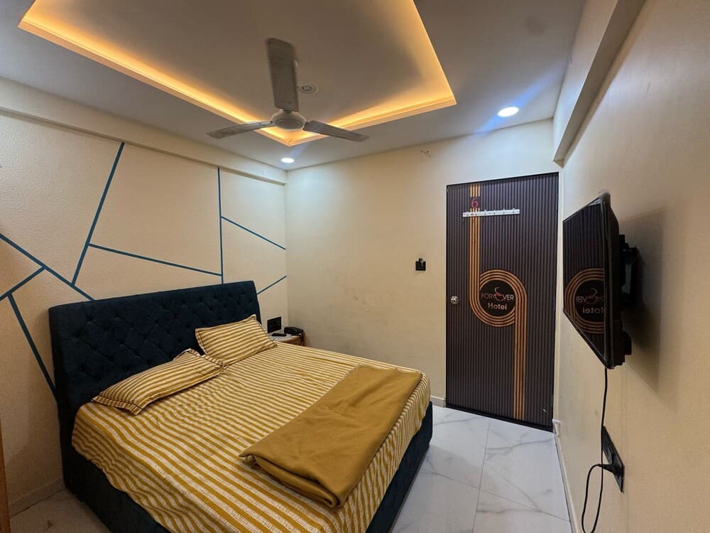 FOREVAR HOTEL