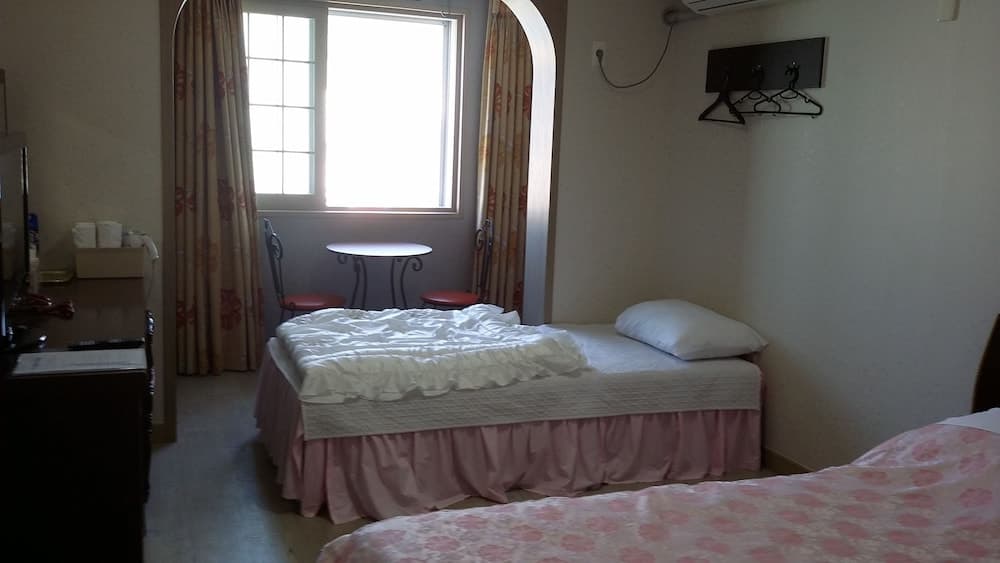 Hera Hotel