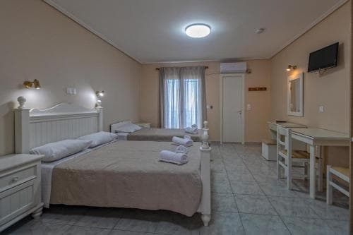 Eleni Studios Lourdas
