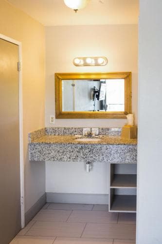 Merit Inn and Suites