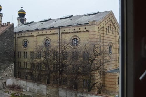 Synagogue Residence
