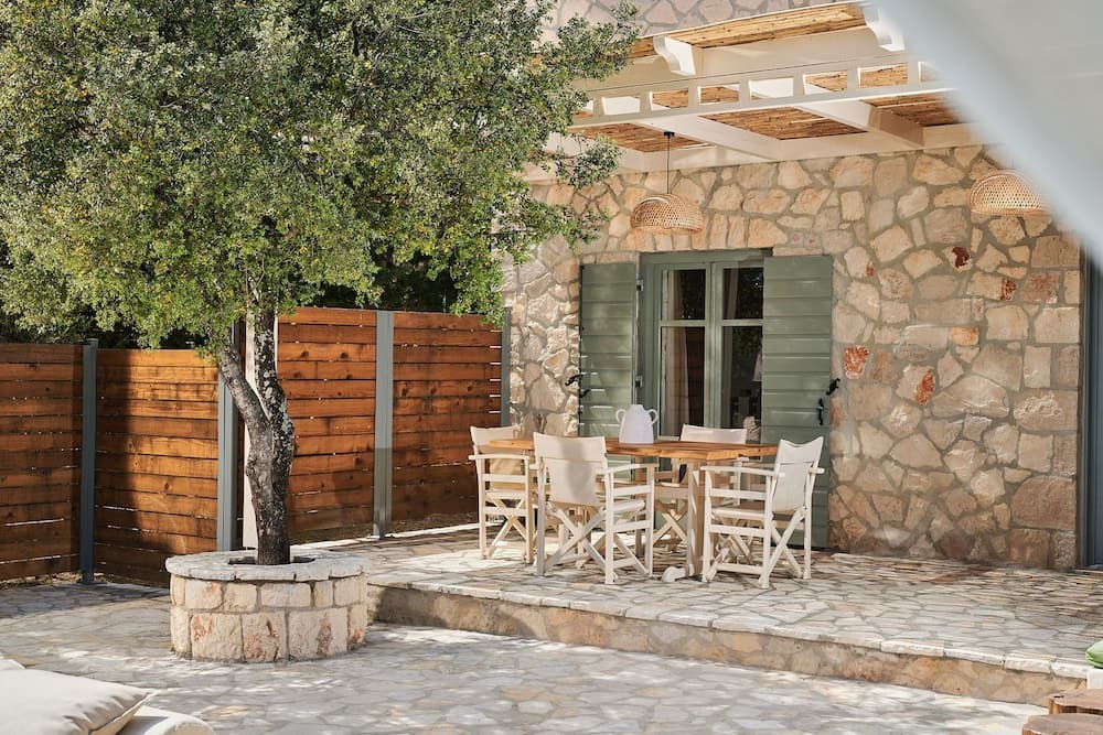 Emerald Villas & Suites