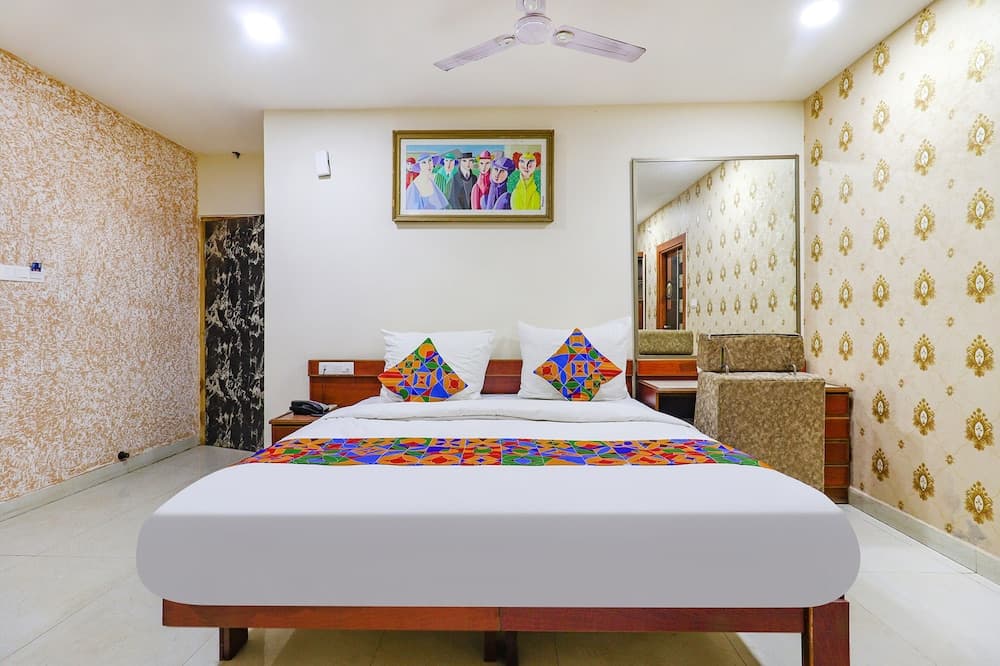 Fabhotel J Sons