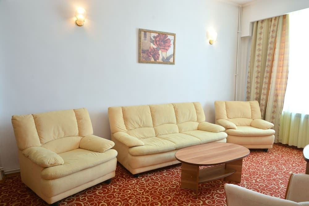 Central Hotel