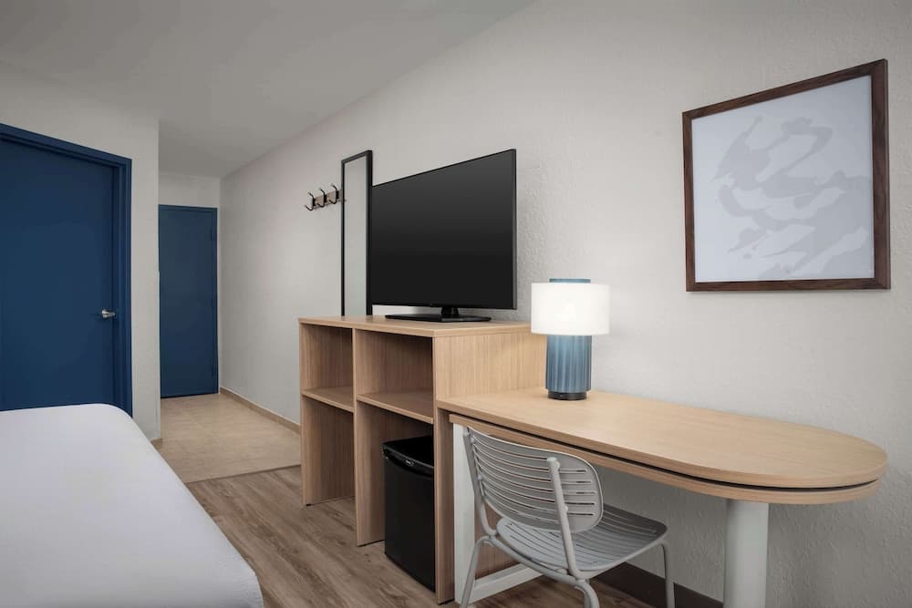 Brandon Center Hotel