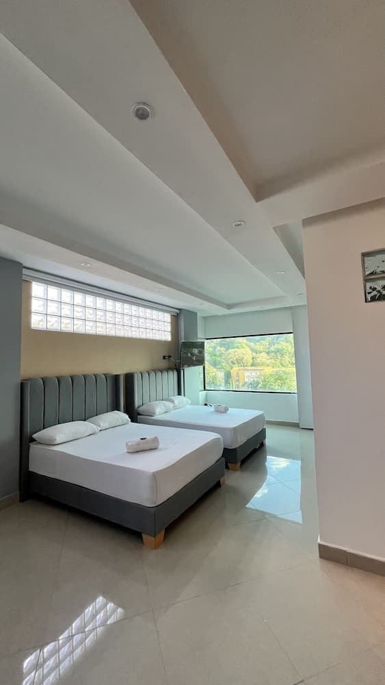 Hotel 33 Conquest