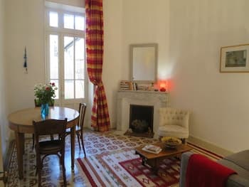 Maison Velvet