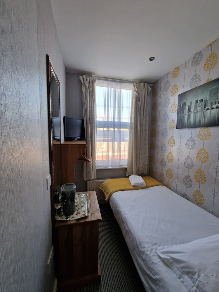 Hotel 65