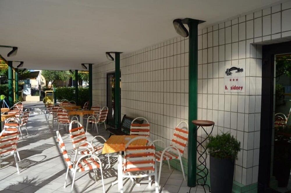 Hotel Sidney