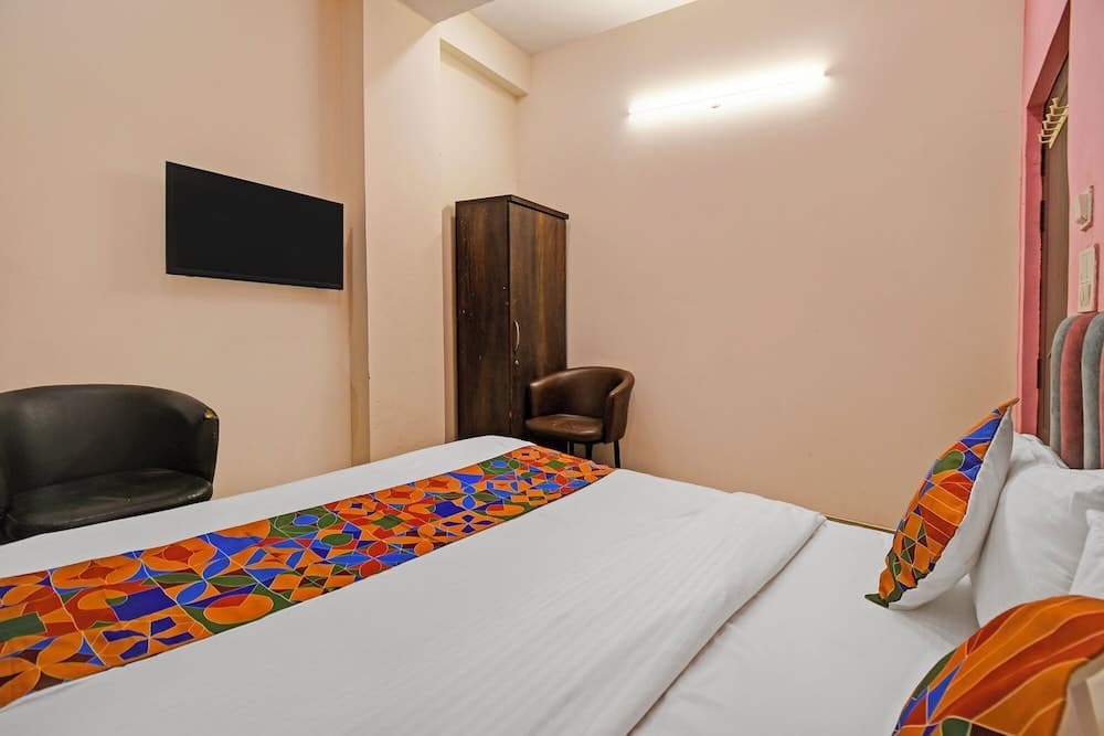 Fabhotel Insight Inn