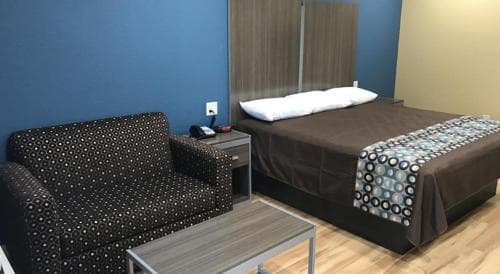 Deluxe Inn & Suites - Baytown