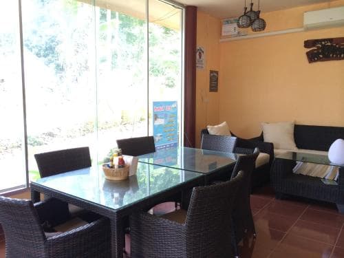 Baansanook Bungalows & Pool