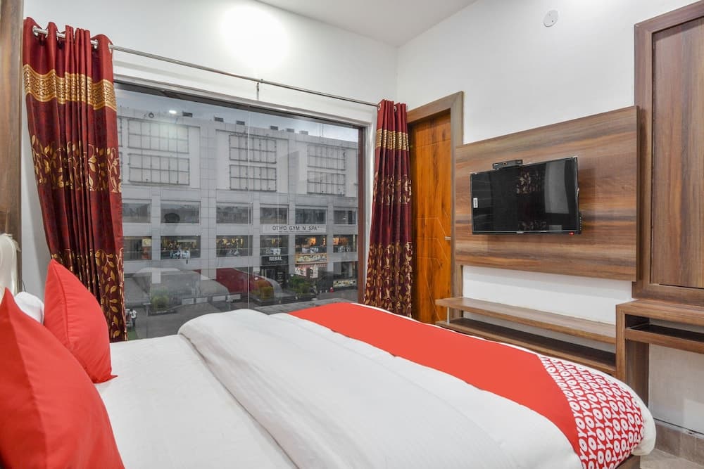 OYO 48476 Hotel Govindham