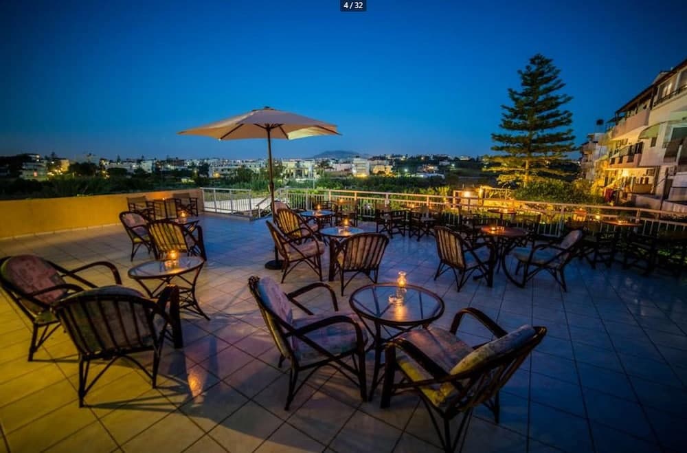 Roxani Hotel