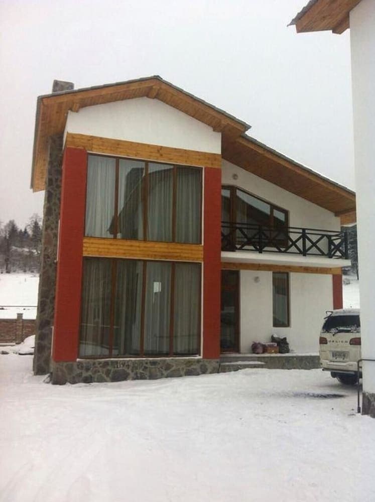 4 House