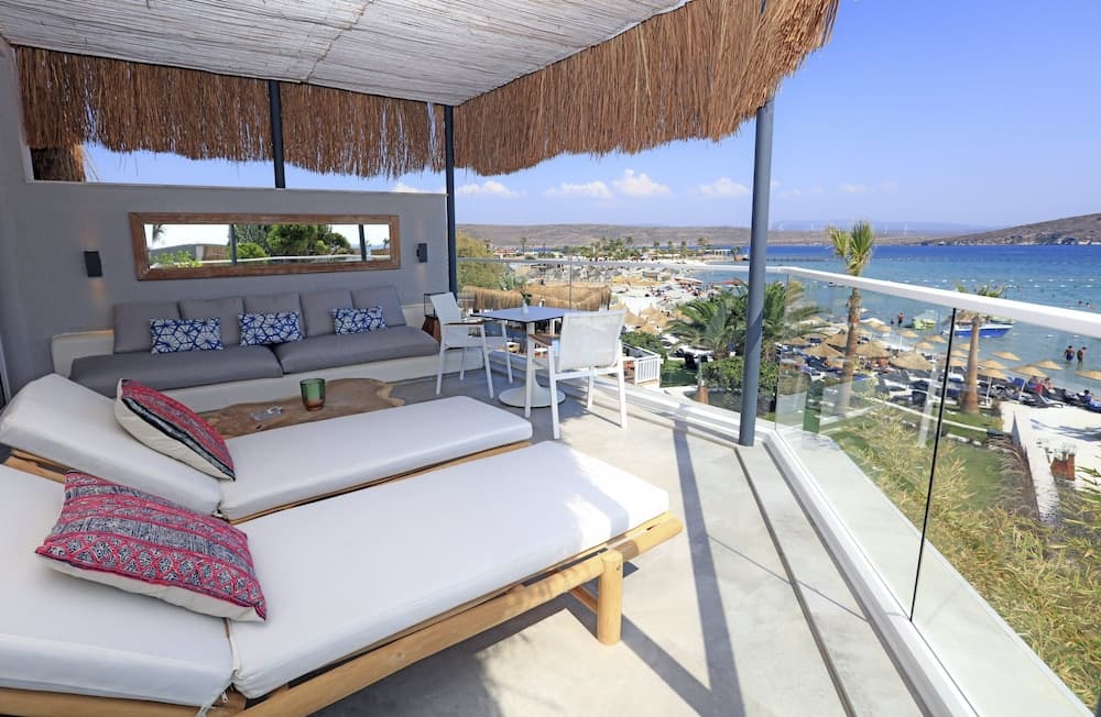 Design Plus Seya Beach Hotel