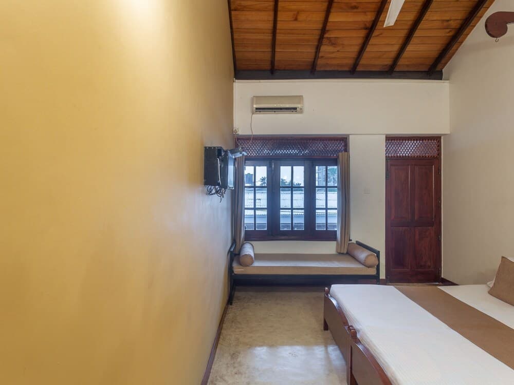 Ivory Inn