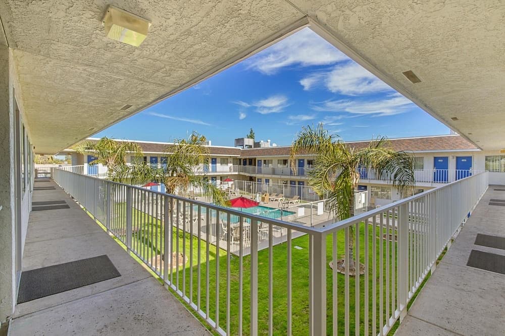 Motel 6-Phoenix, AZ - North Bell Road