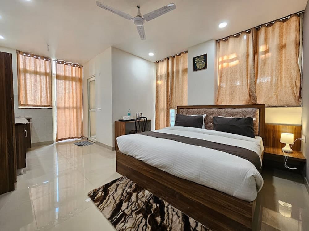The Umen Hotel Sector 49