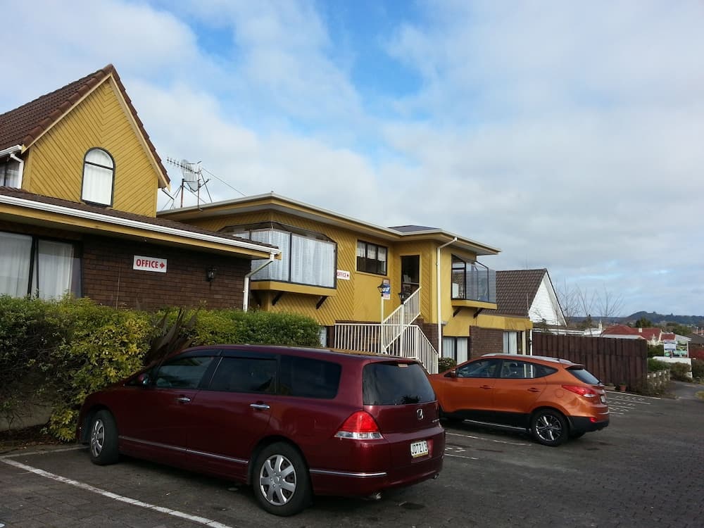 Ace Motor Lodge