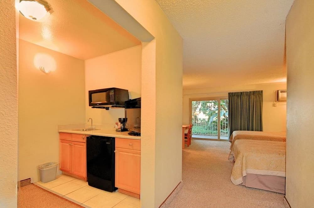Super 8 Long Beach