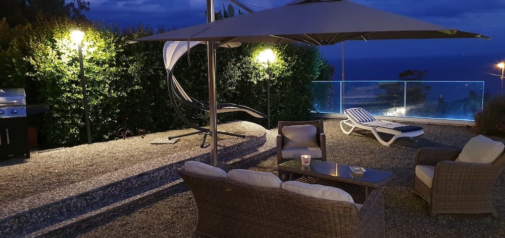 Collina House