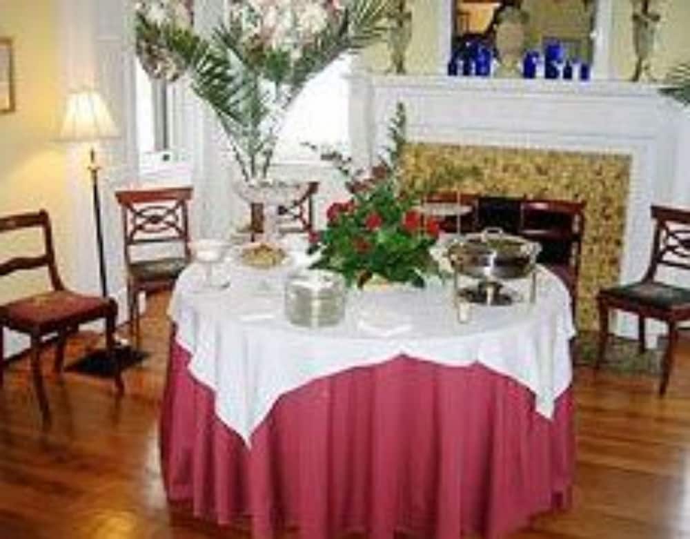The Bennett House Bed & Breakfast