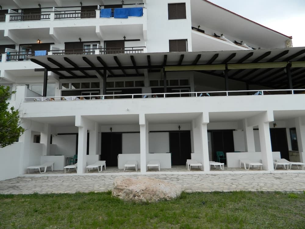 Glikorisa Beach